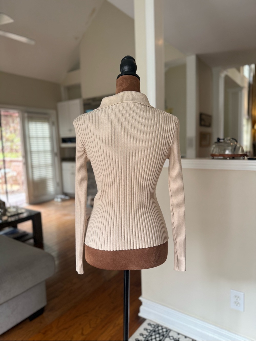 Women’s Ribbed V-Neck Polo Sweater in Beige - Picture 5 of 6